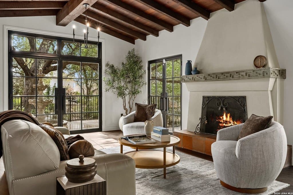 215 Canyon Dr, Alamo Heights