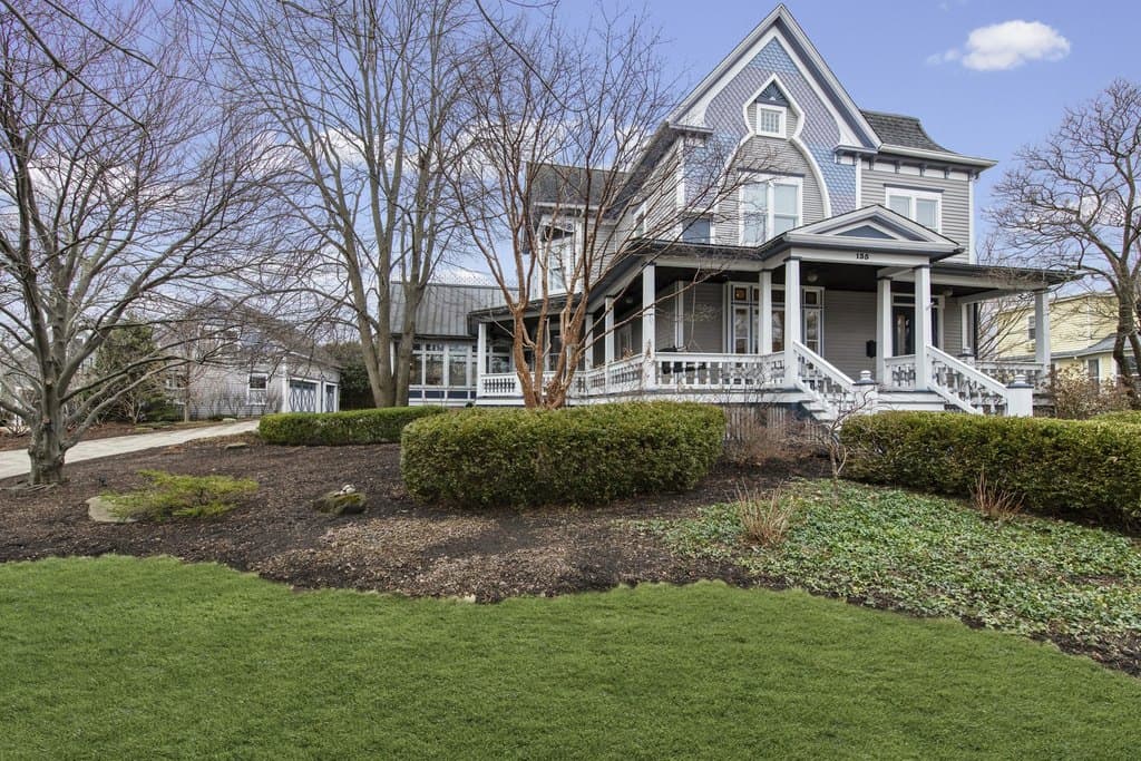 135 W Lake St, Barrington