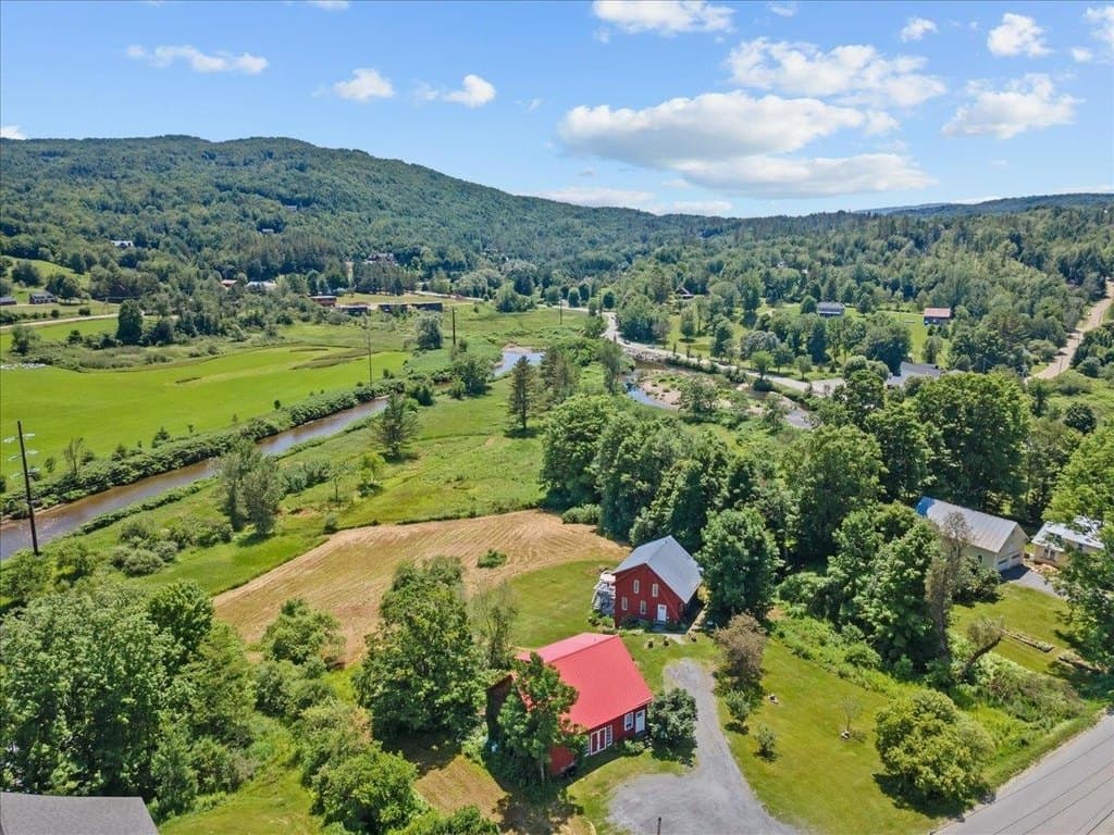 1487 River Rd, Stowe