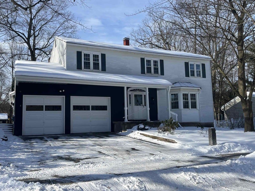 23 Birchwood Ln, Burlington
