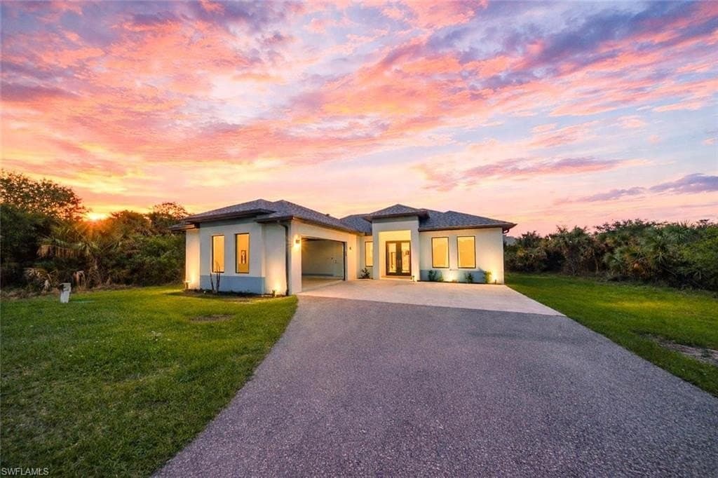 808 37th Ave NW, Naples