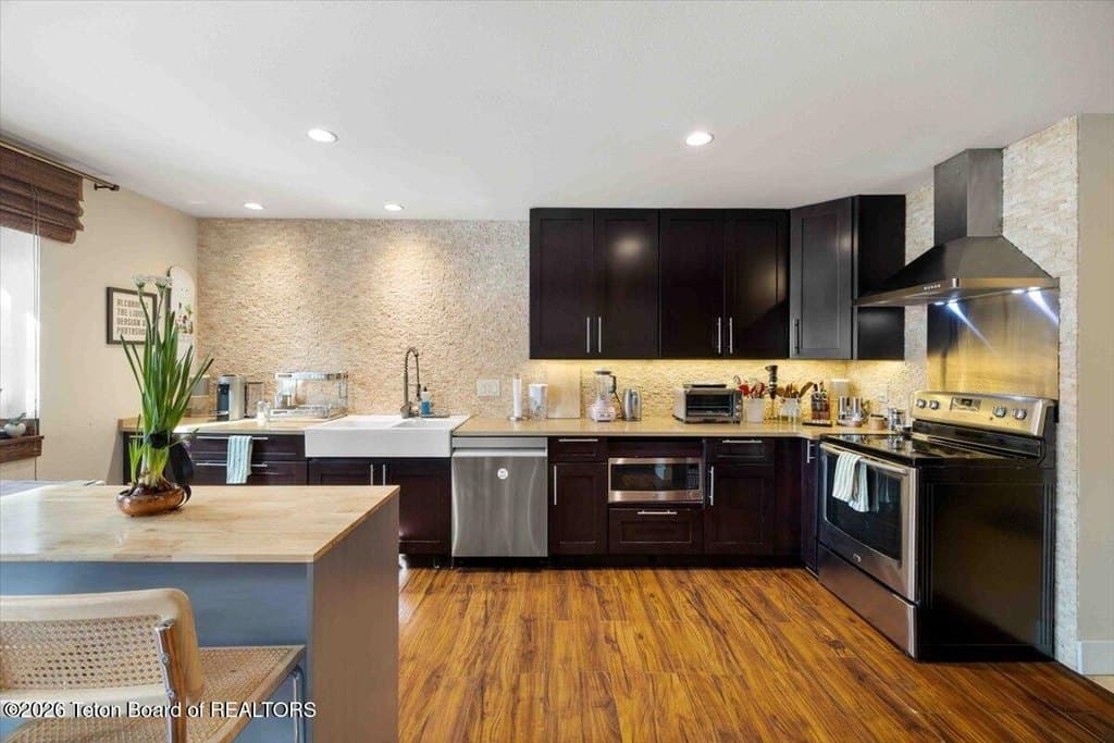 804 Powderhorn Ln Apt C, Jackson