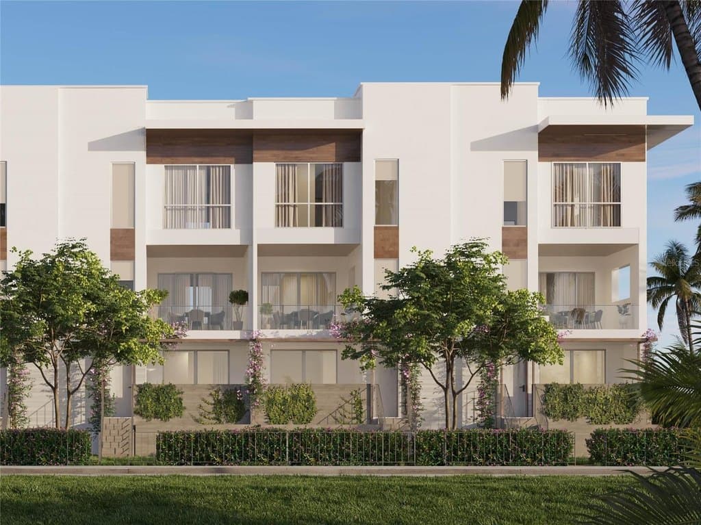 1028 Sunset Point Rd Unit R4, Clearwater