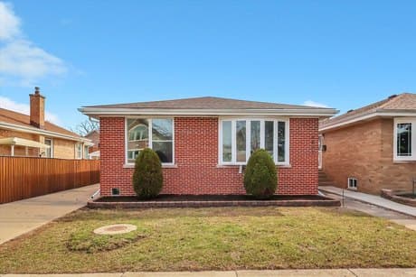 4821 N Mont Clare Ave