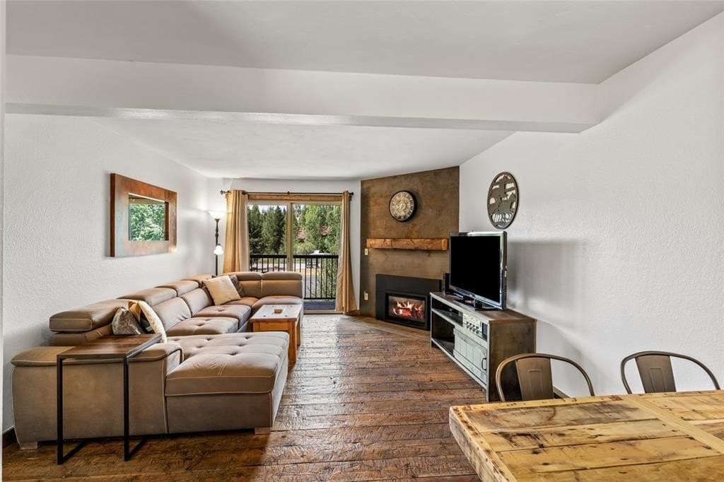 1525 Shadow Run Frontage Ste 204, Steamboat Springs