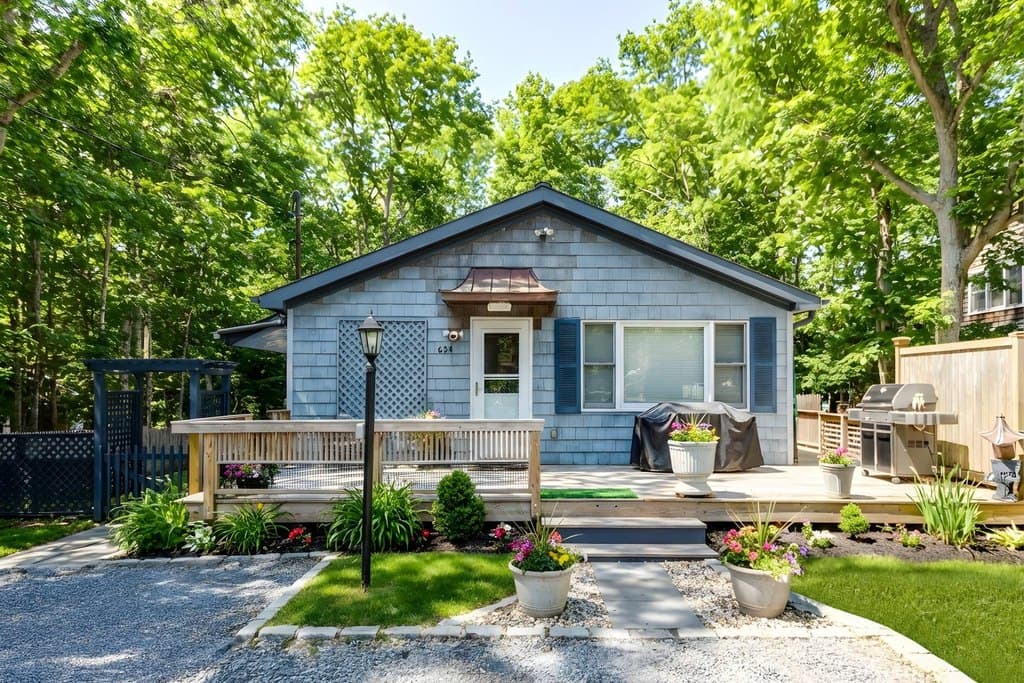 634 Stephen Hands Path, East Hampton