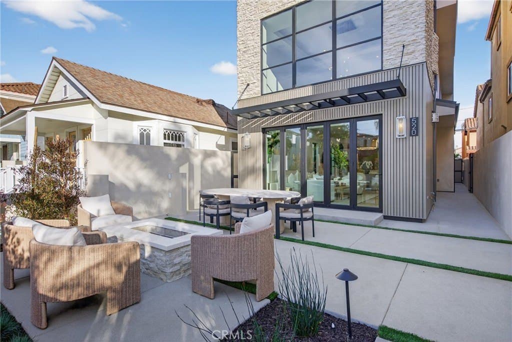 520 11th St, Huntington Beach