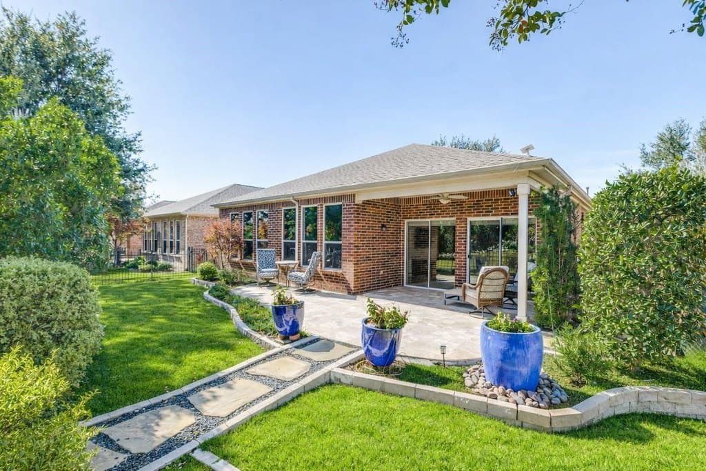 7404 Pasatiempo Dr, Frisco