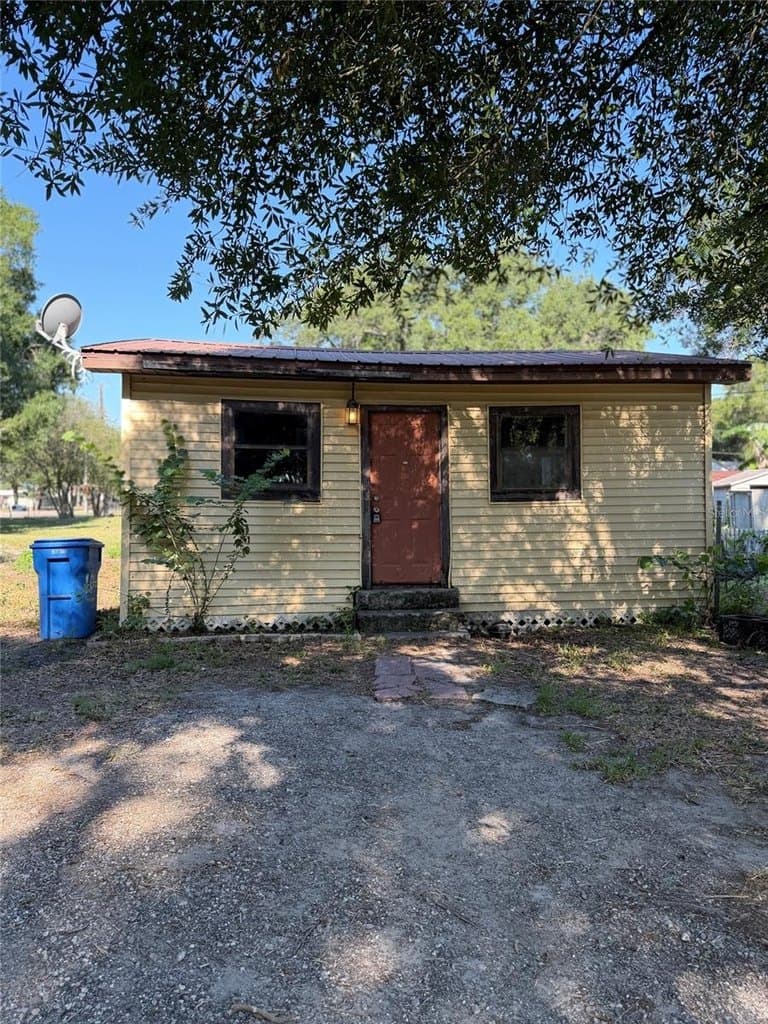 10114 E Columbus Dr, Tampa