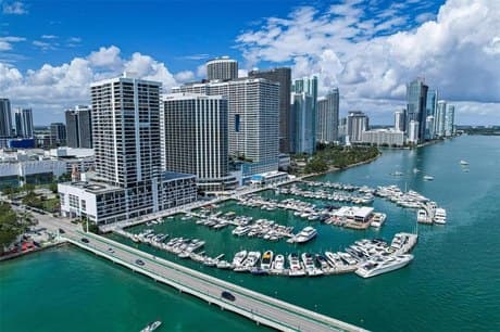 555 NE 15th St Apt 15B