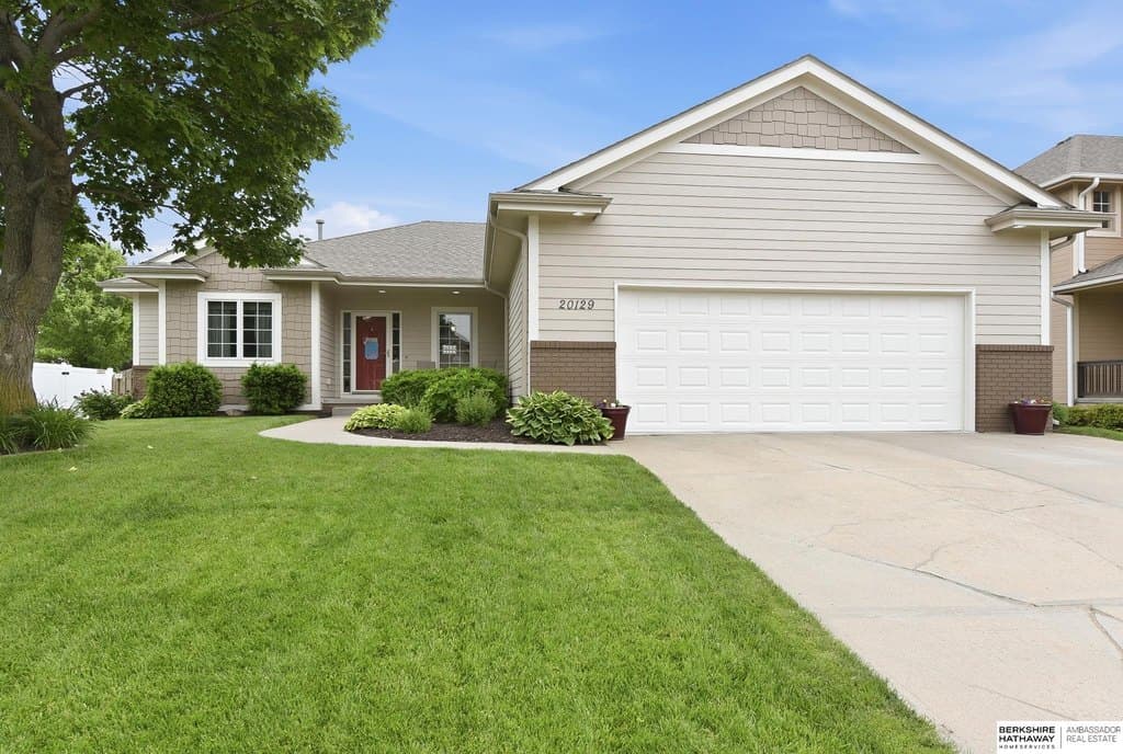 20129 Douglas St, Omaha