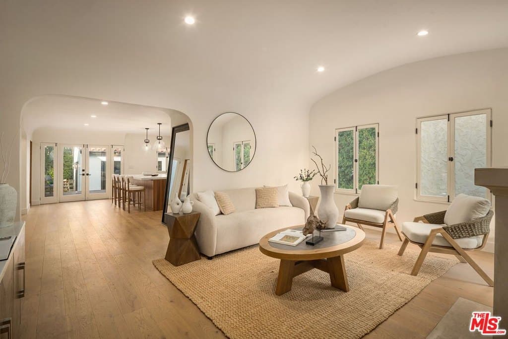 8817 Ashcroft Ave, West Hollywood