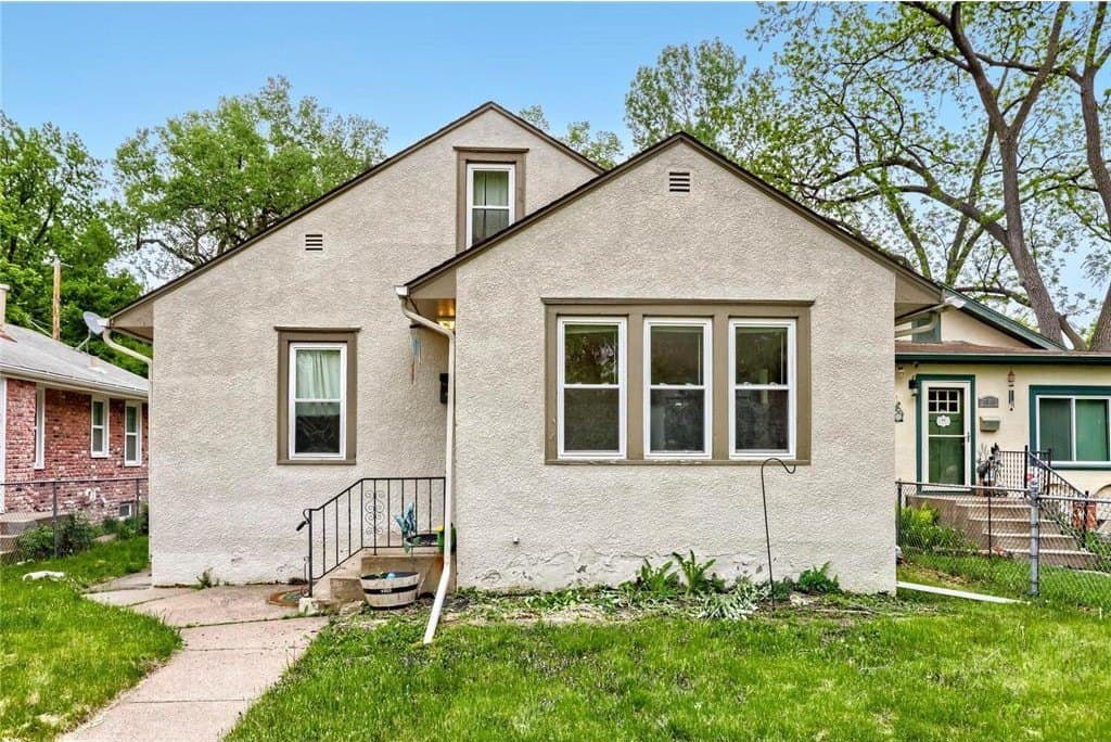 4552 Penn Ave N, Minneapolis