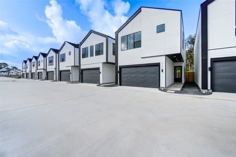 6127 Pacific Forest Dr