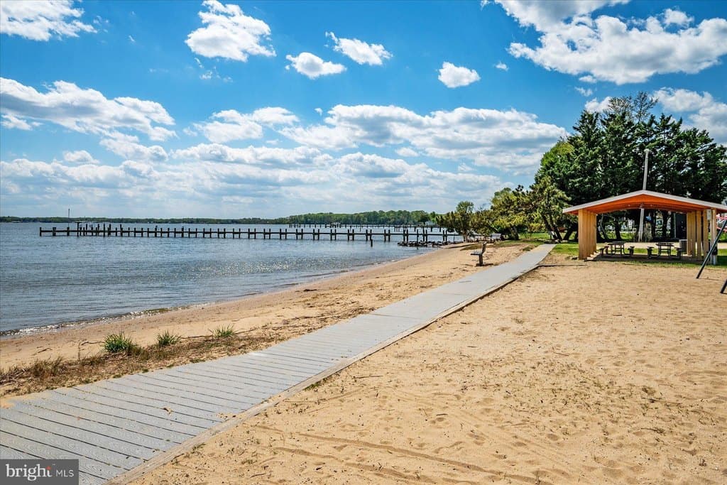 298 Edgemere Dr, Annapolis