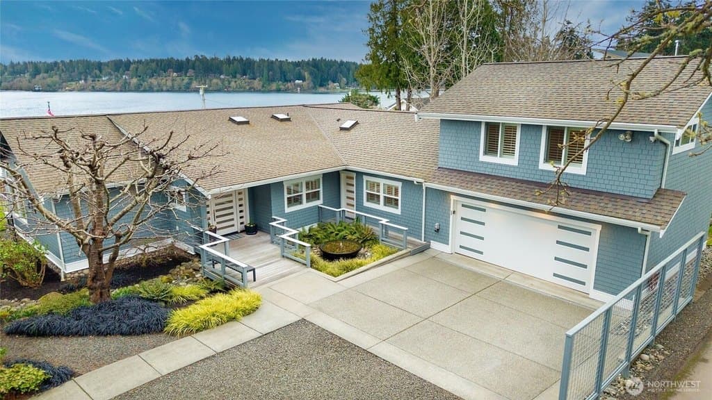 10475 Manitou Beach Dr NE, Bainbridge Island