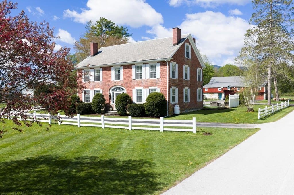 1677 Barnumville Rd, Manchester