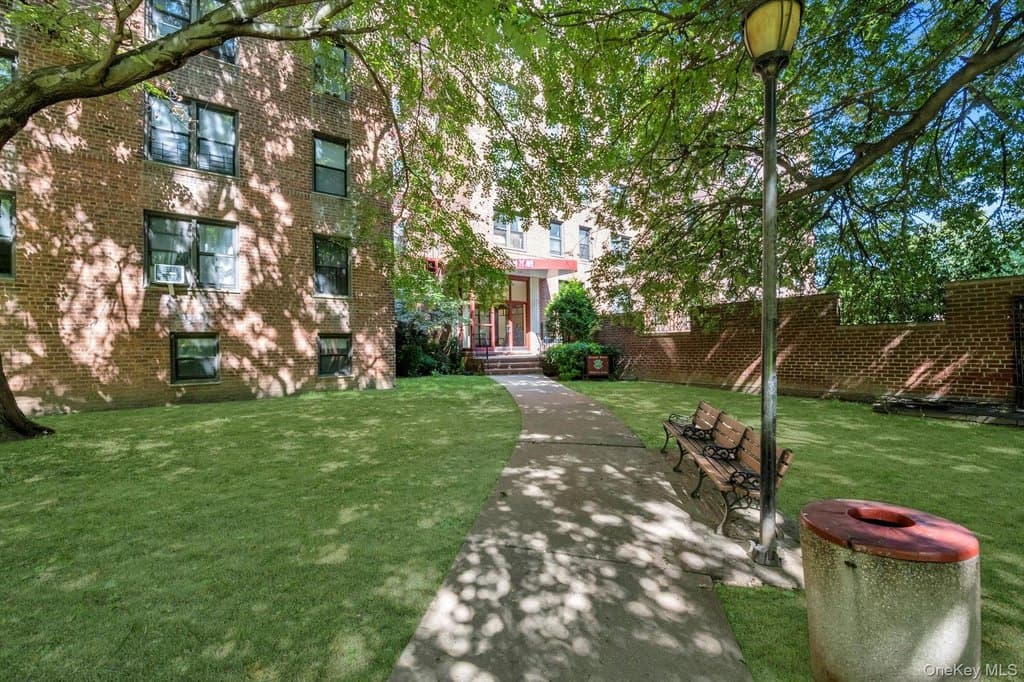 15030 71st Ave Apt 2D