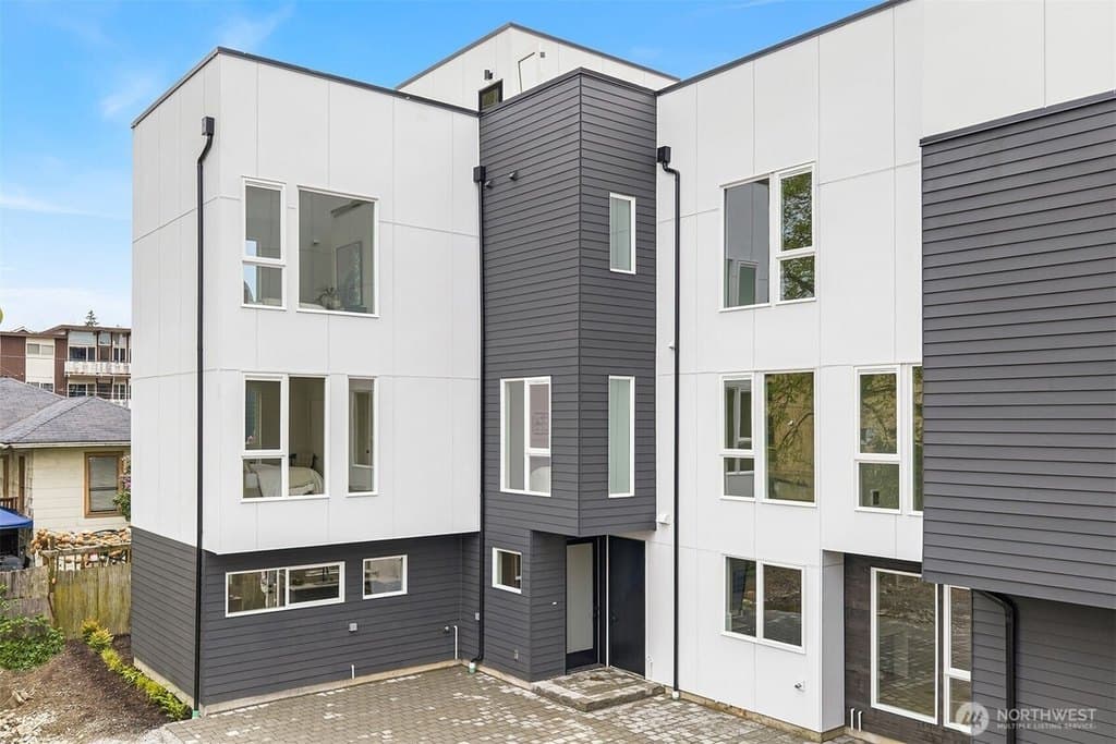 4427 Fremont Ave N Unit A