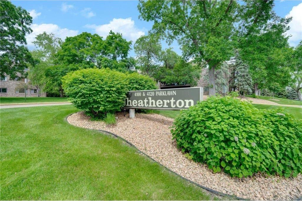 4100 Parklawn Ave Apt 201, Edina