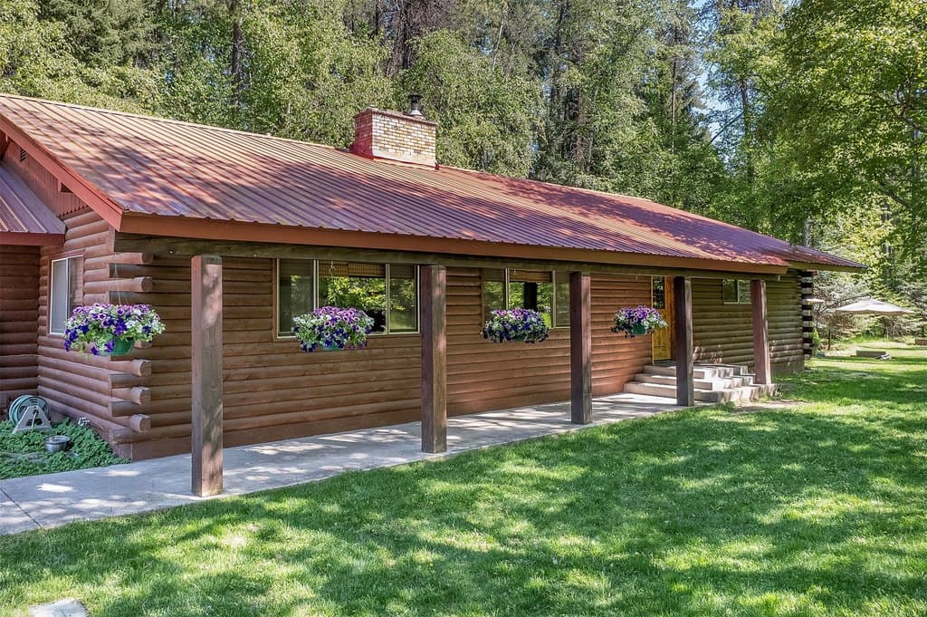 945 Swan River Rd, Bigfork