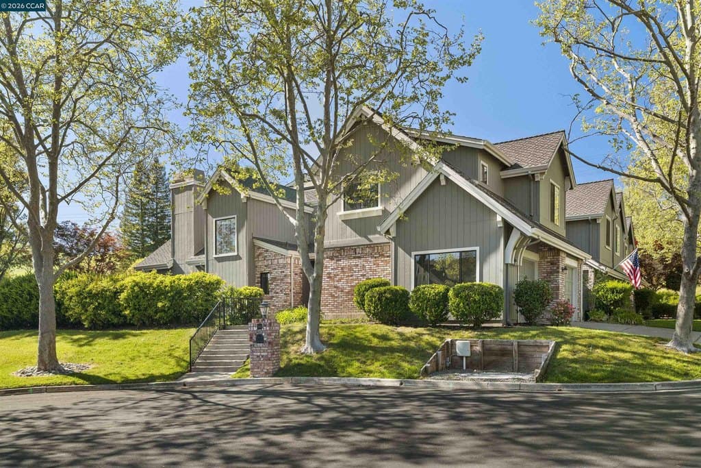 360 S Eagle Nest Ln, Danville