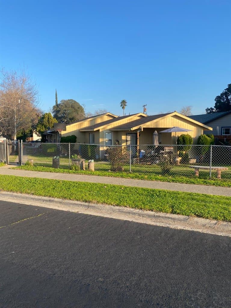 1015 Vernon St, Roseville