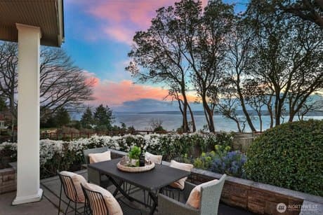 10431 Marine View Dr SW