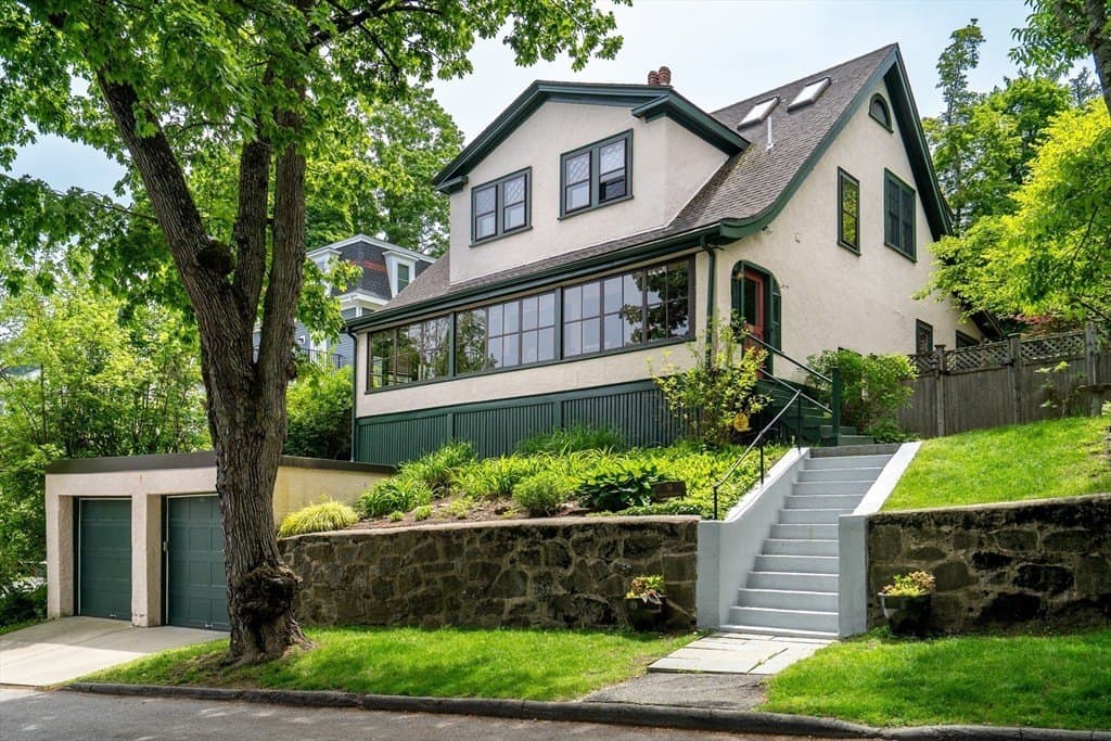 56 Bennington St, Newton