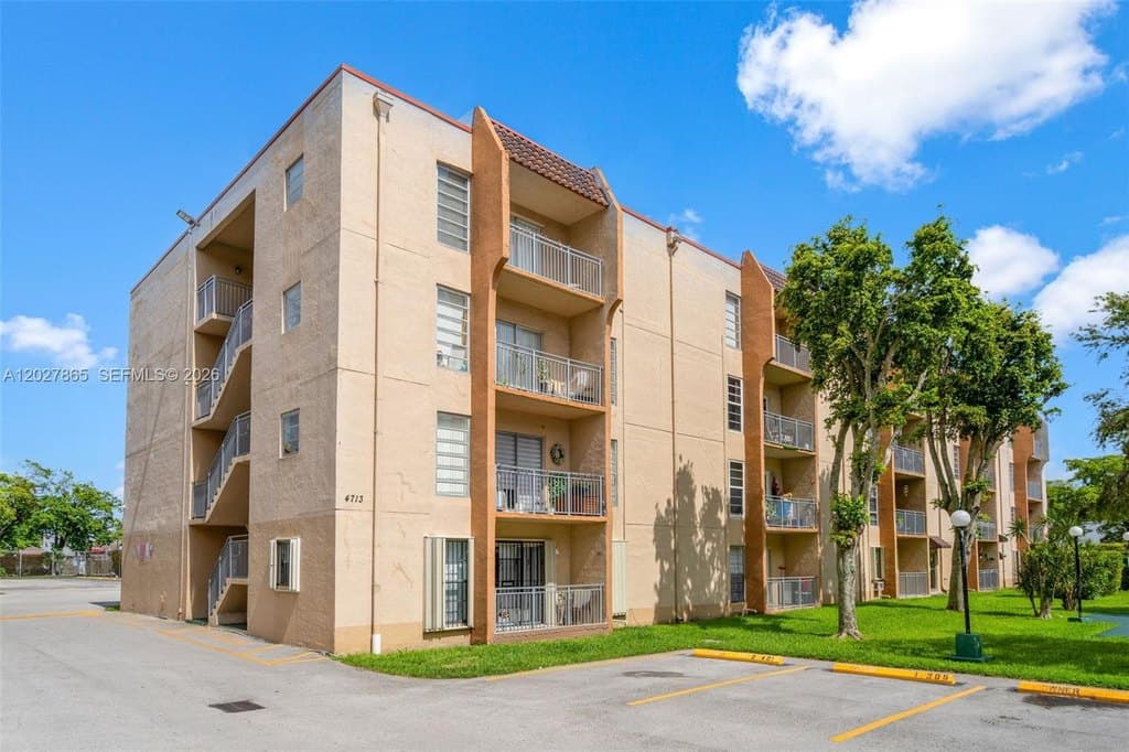 4713 NW 7th St Unit 404-1, Miami