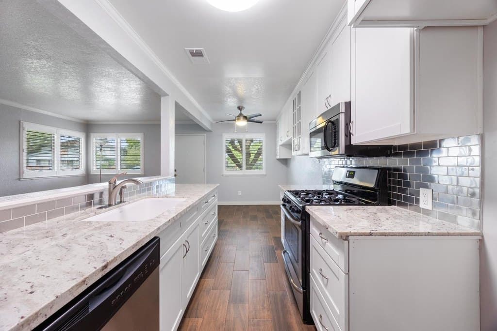 244 Breuner Dr Apt 2, Roseville