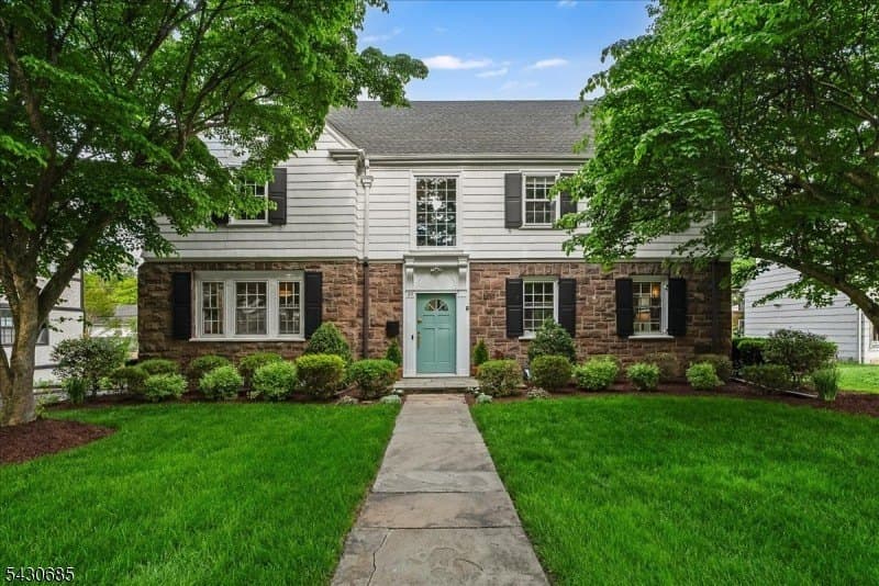 31 The Fairway, Montclair