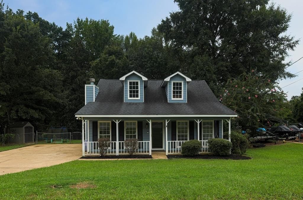 17 Lee Road 2066, Phenix City