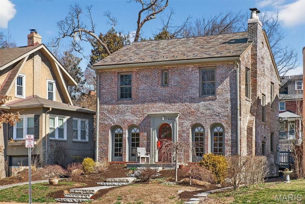 440 Carswold Dr, Clayton