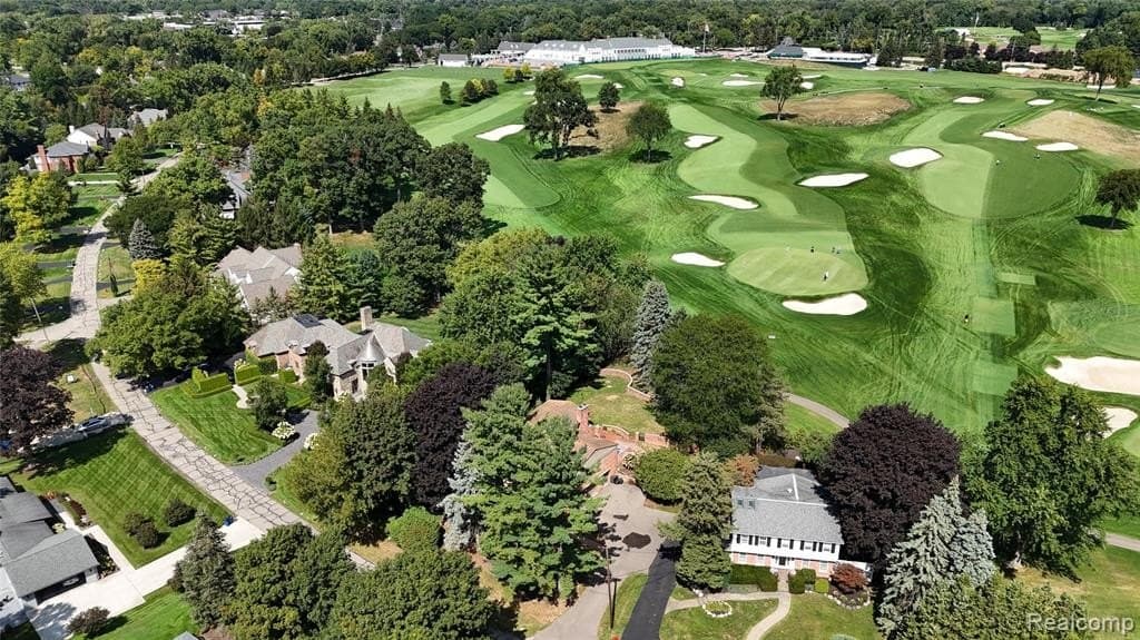 3880 Oakland Dr, Bloomfield Hills