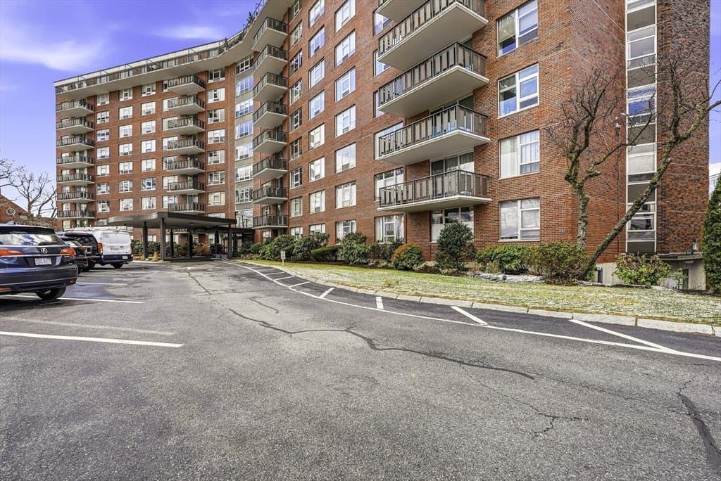 280 Boylston St Apt 308, Newton