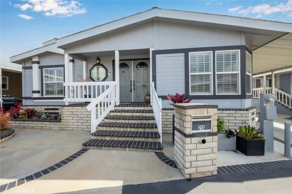 16222 Monterey Ln Spc 213, Huntington Beach