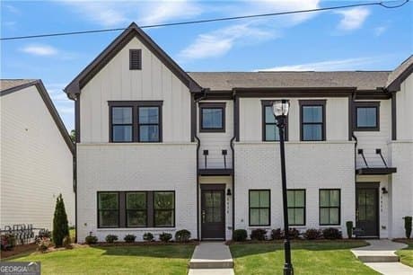 2414 Lakeshore Ln SE