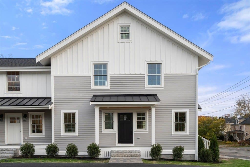 63 Oak St Unit A, Wellesley