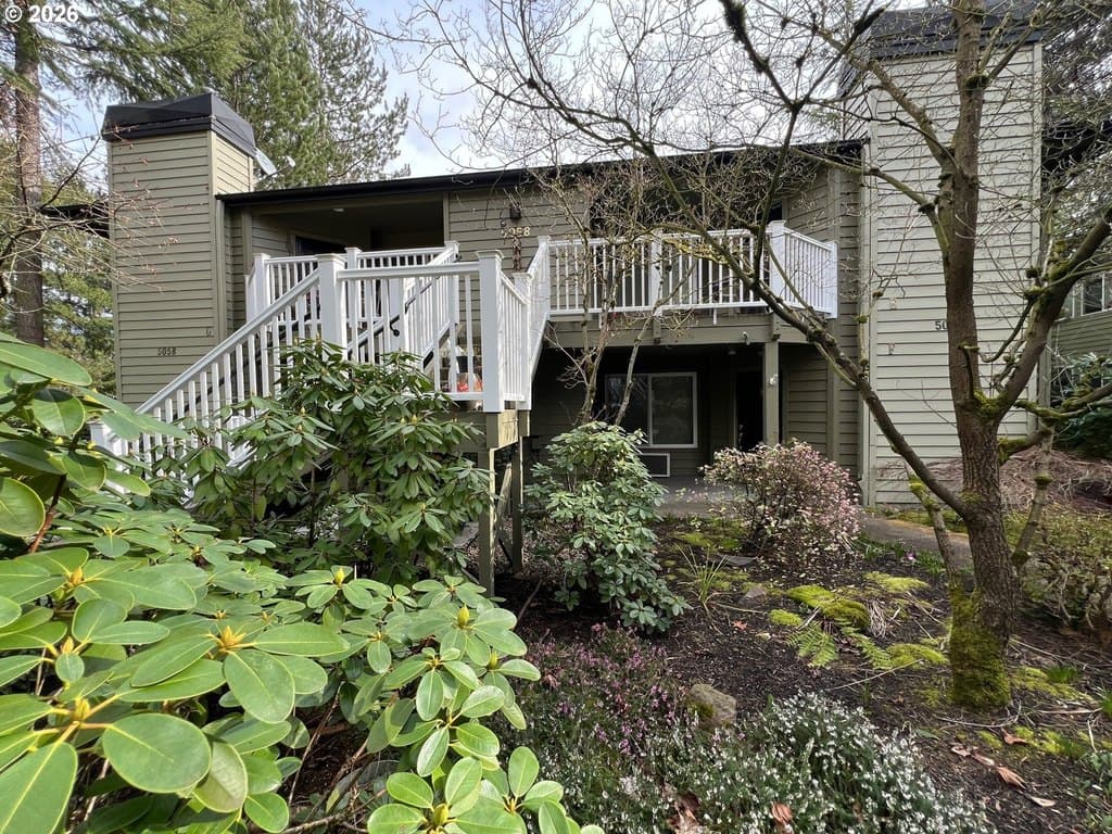 5058 Foothills Dr Unit F, Lake Oswego