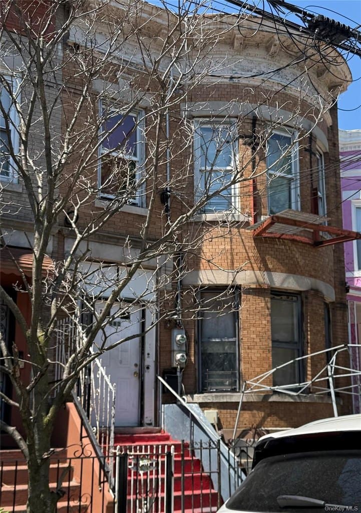 682 Georgia Ave, Brooklyn
