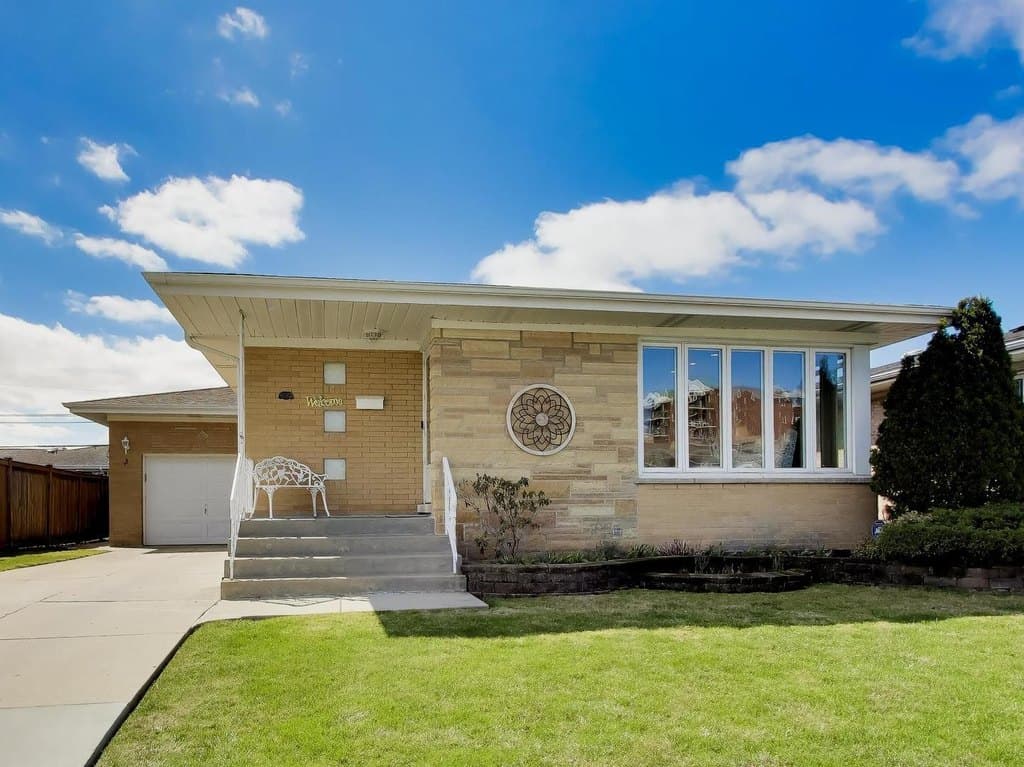 8547 W Saint Joseph Ave