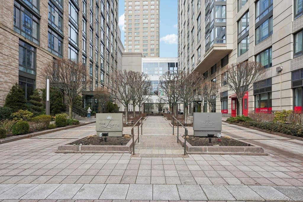 10 City Pl Unit 3D, White Plains