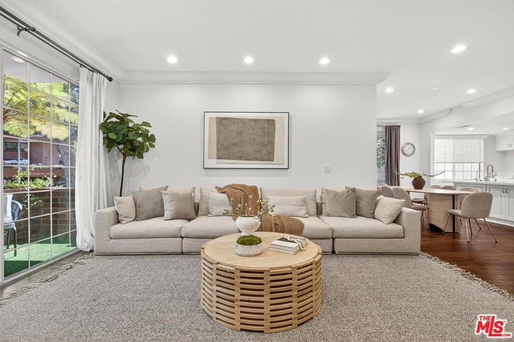 315 N Swall Dr Apt 103, Beverly Hills