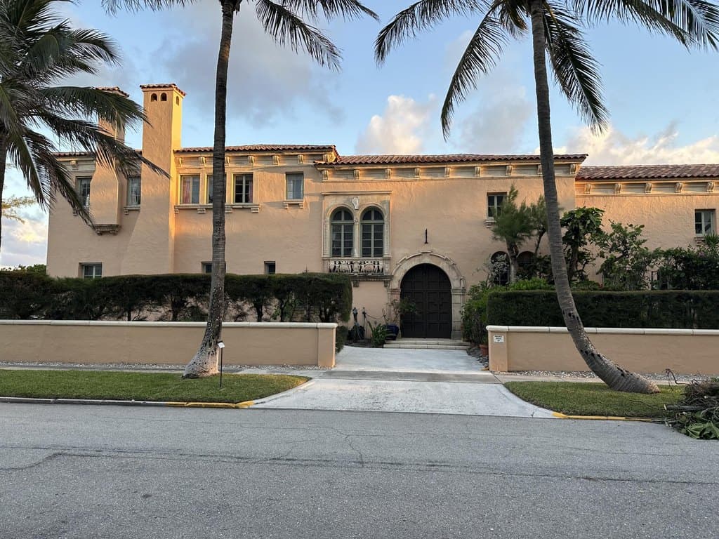 200 N Ocean Blvd Apt 1, Palm Beach