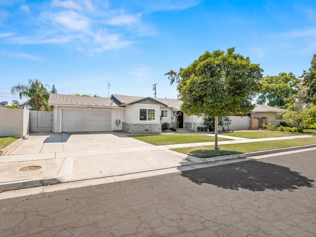 519 W Rialto Ave, Fresno