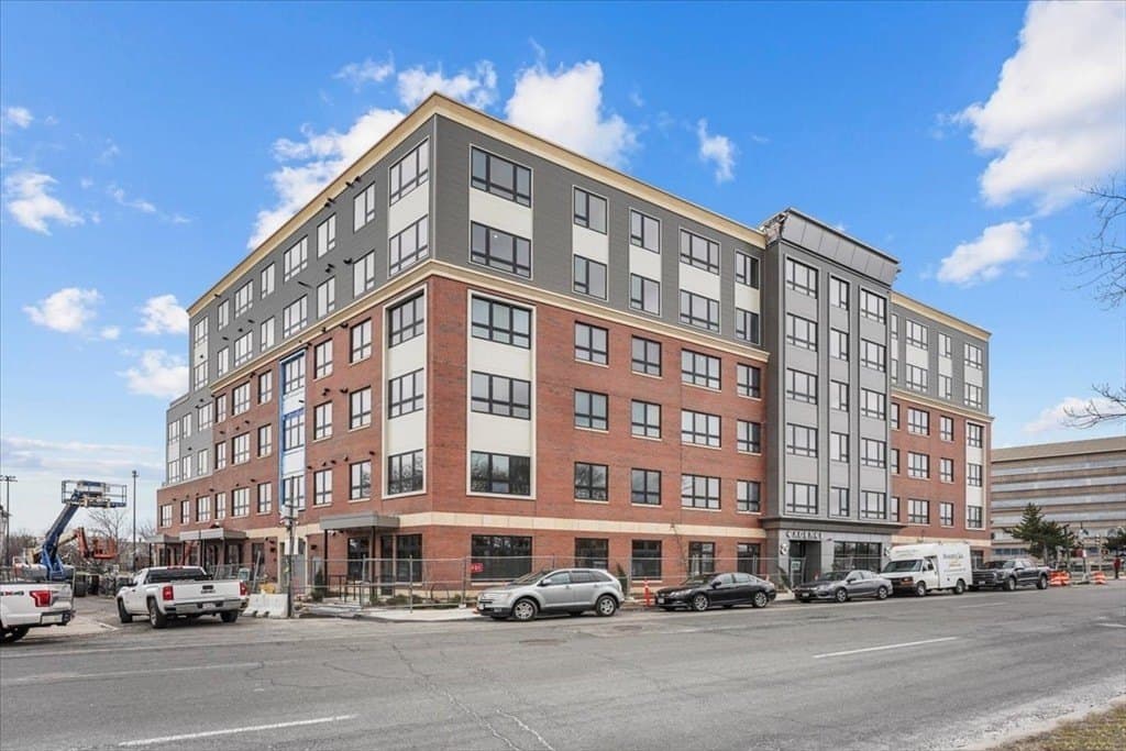 70 Leo M Birmingham Pkwy Apt 416