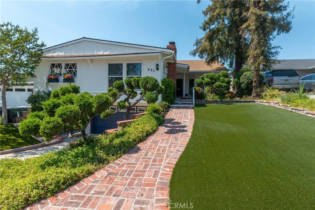 611 Delaware Rd