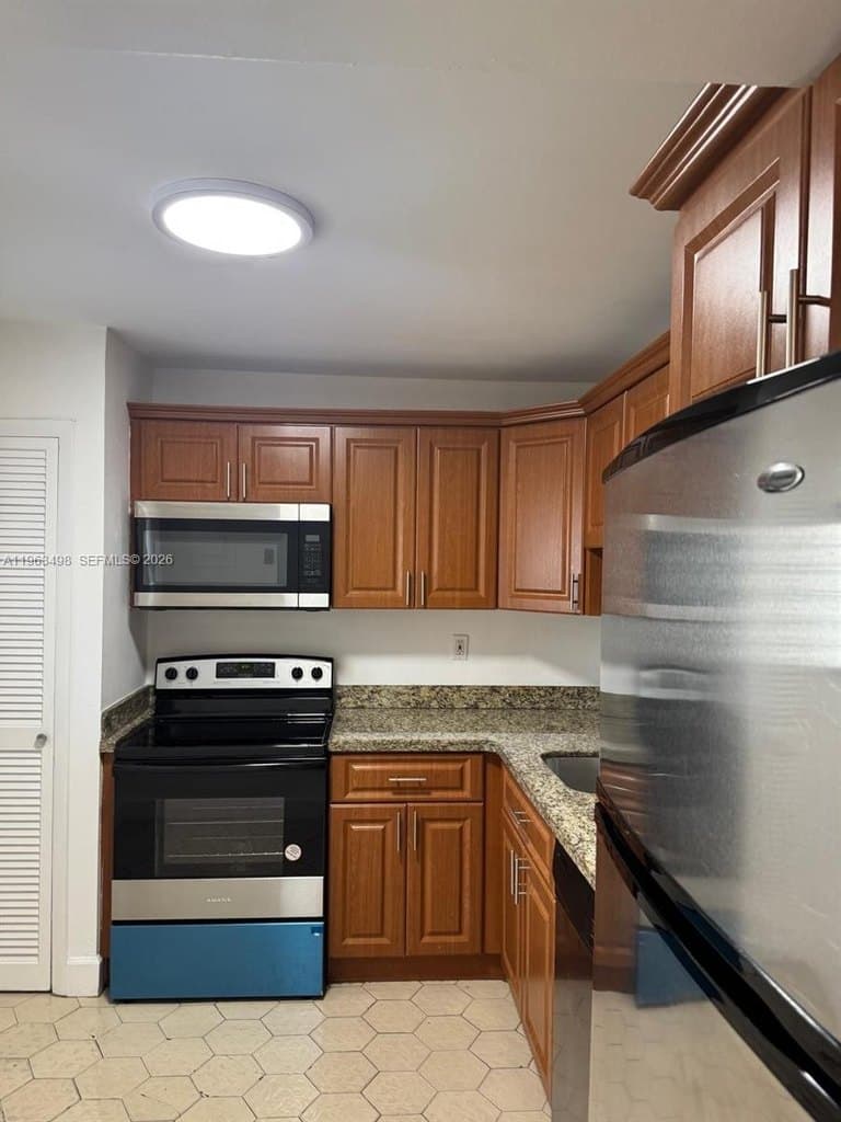 1401 NE 191st St Unit D108