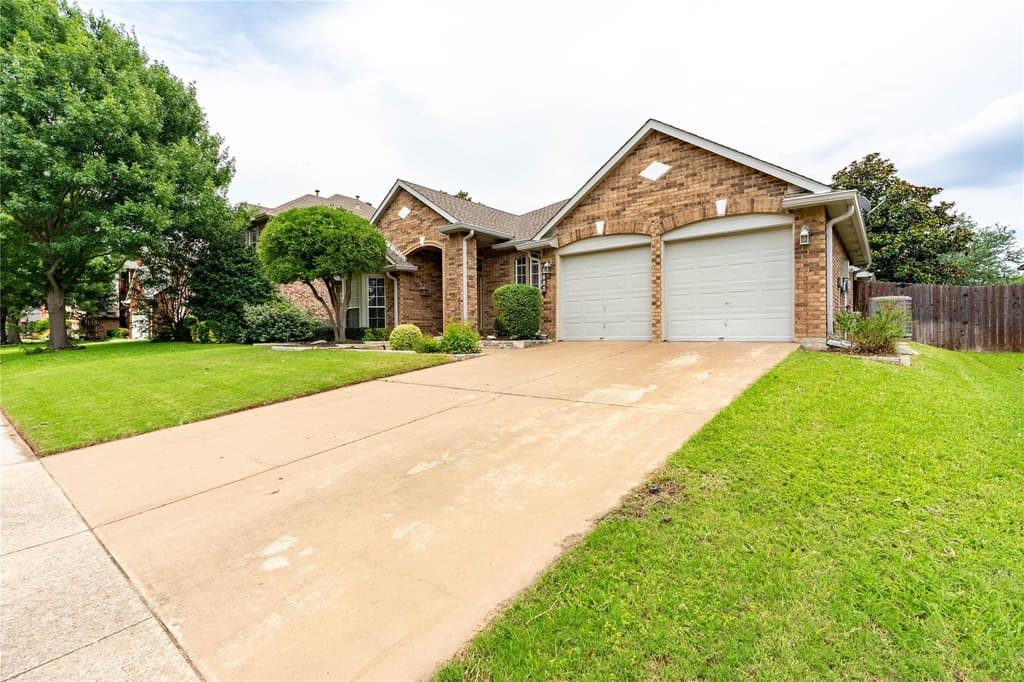 5716 Charleston Dr, Frisco